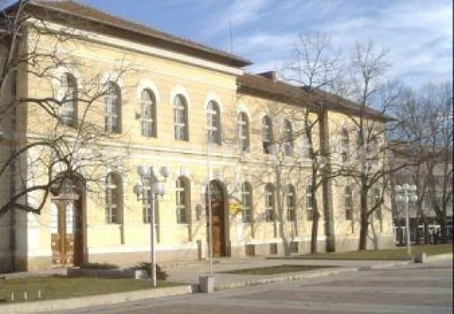 Ремонти кипят в 17 училища, приключват до 15 септември