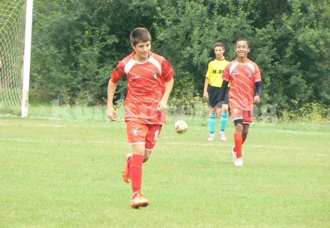 Джони блести с 2 гола за равенството на U15 в Етрополе