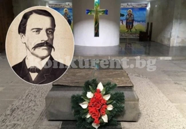 Кощунство! Гробът на Раковски потъна в мухъл и влага