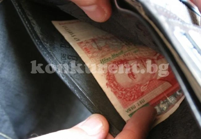 Изплатиха забавени заплати на работници