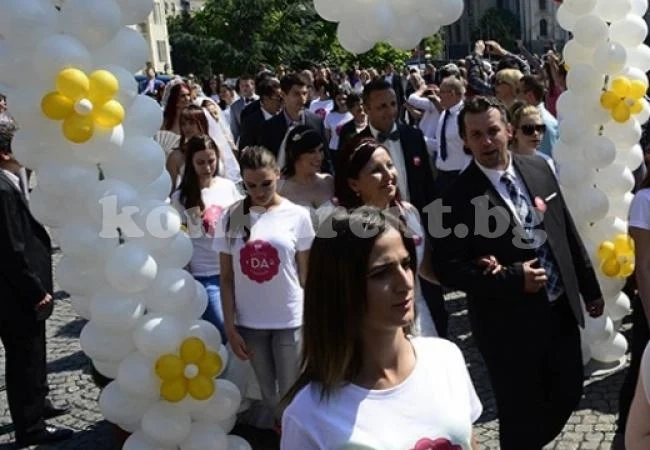 Тя се радва на най-щастливия ден от живота си, когато всичко се преобърнало с главата надолу!