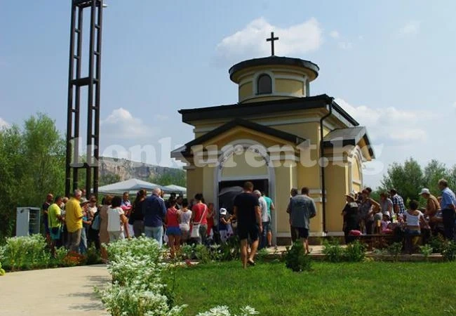 Почетоха храмов празник в Кунино