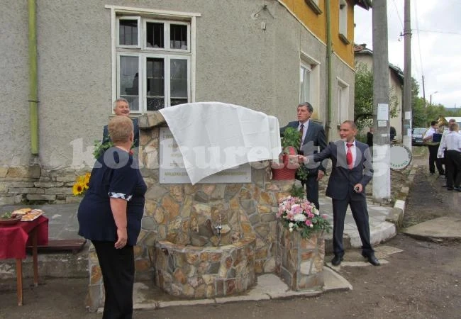 Живков и Доцов обещаха на Бистрилица паметник на Манчова буна