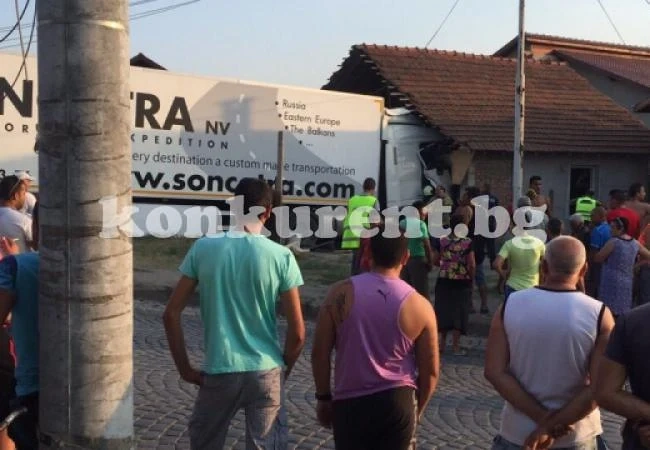 Лом отпуска пари за пометените от ТИР-а, доц. Великов удвоява сумите