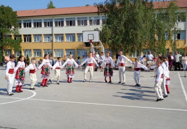 Математическата посрещна новата учебна година в обновена сграда