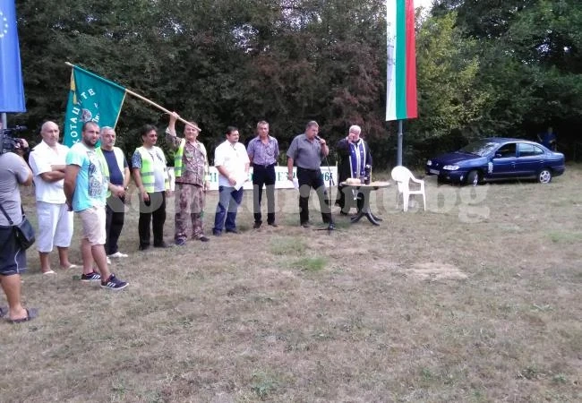 Стотици ловци и гости се събраха край Мездра