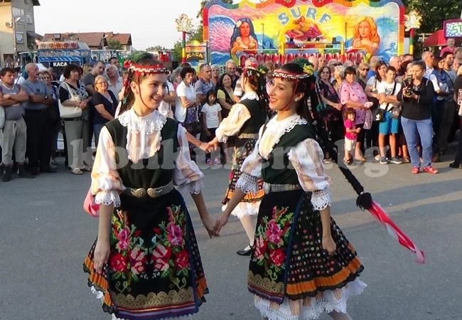 Видя се: Панаирът може и без чалга