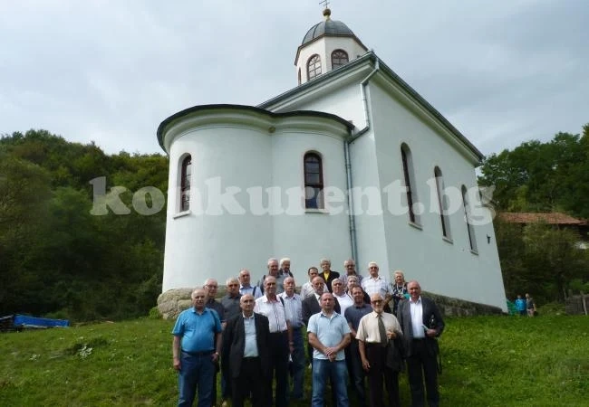 Войводи от Мездра гостуваха на сръбското село Звонци