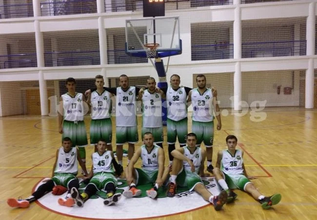 Ботев 2012 игра с професионалисти от Сърбия в зала за 12 млн. лв.