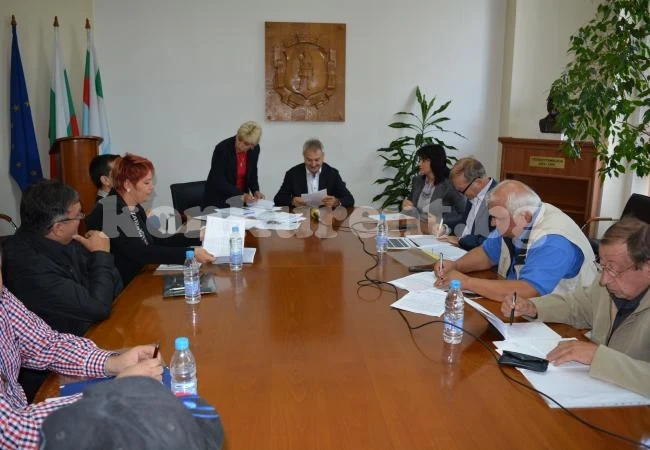 В Монтана се договориха за секционните комисии