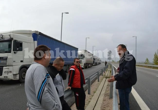 Миков: Абсурдно е на Дунав мост 2 да има такива опашки от тирове