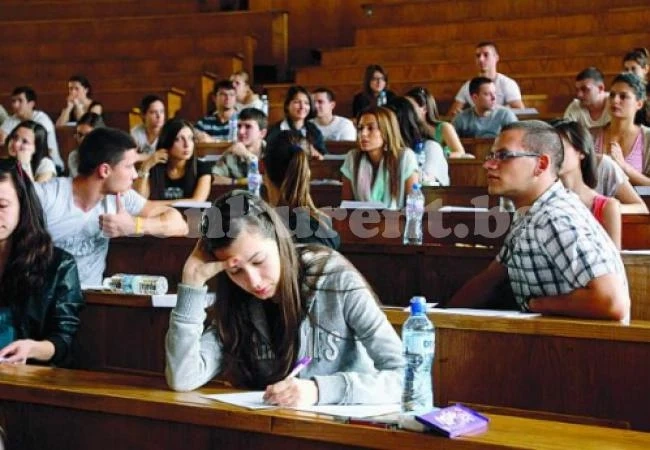БГ студентите източват банките ни и се изнасят в Европа