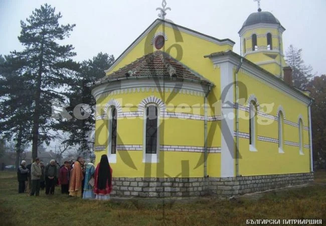 Ремонтират църквата в с. Вирове