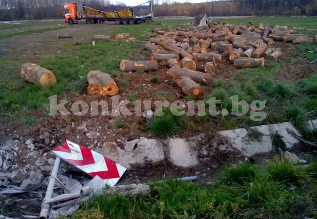 ОБНОВЕНА Пиян тираджия навлезе в кръговото /Снимки/