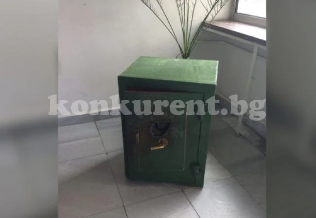 Отмъкнаха каса с печати и фактури от офис в Брегово