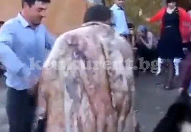 Тези сватбари взривиха мрежата с щурите си танци (ВИДЕО)