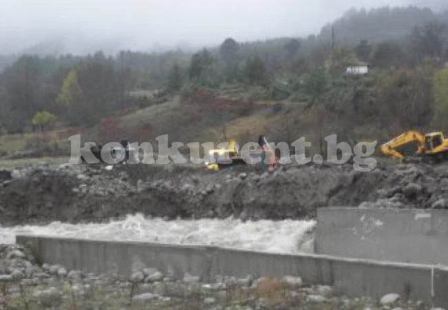 Обстановката в Банско се нормализира след пороя