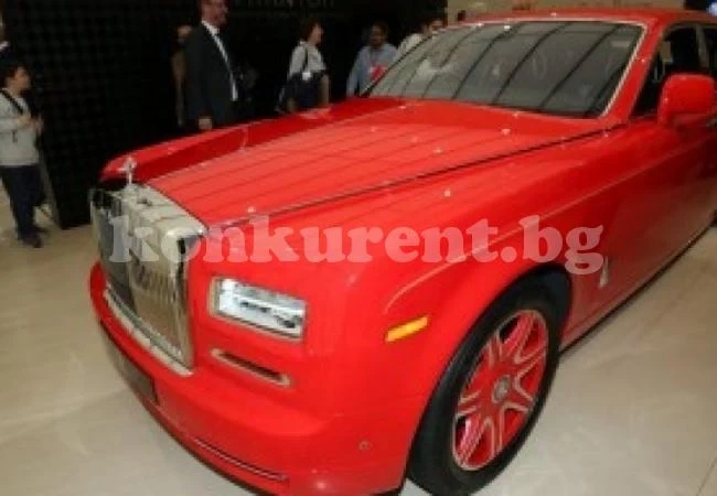 Две в едно: Хем на почивка, хем ви возят в Rolls-Royce