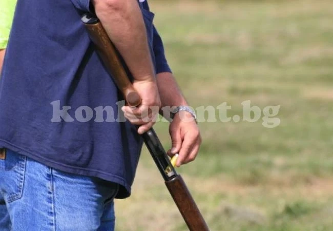 Заблеян ловец се гръмна сам