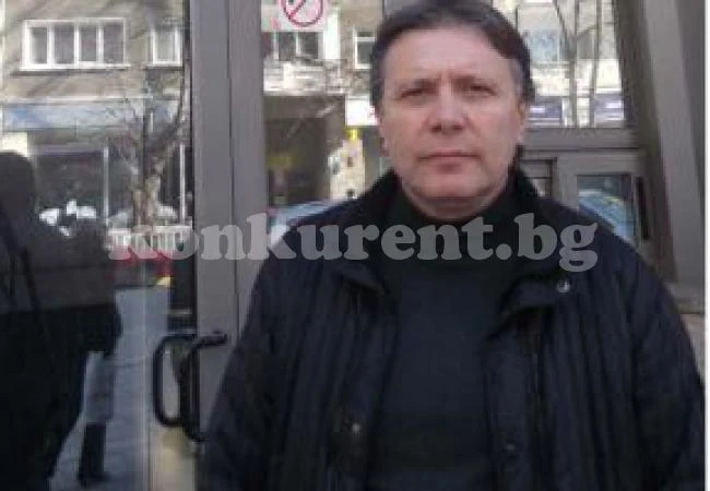 Отлагат с няколко дни пуска на покрития басейн