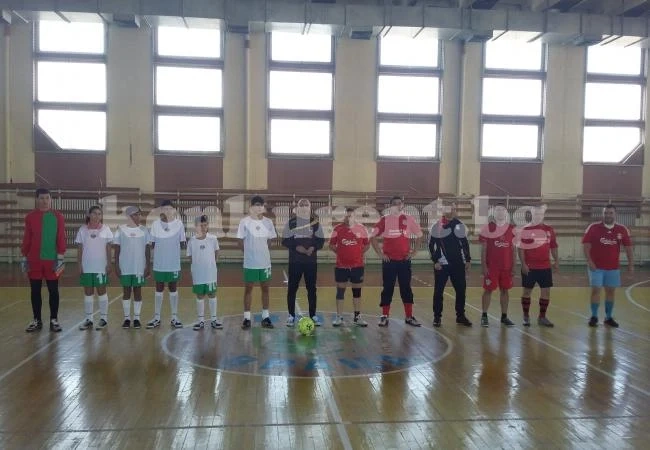ВИДЕО и СНИМКИ: Калин Каменов участва в благотворителен турнир