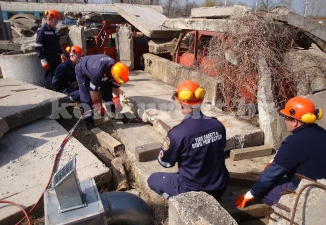 200 души тренират в Монтана спасяване след самолетна катастрофа