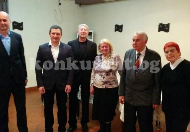 Наградиха 7 лекари