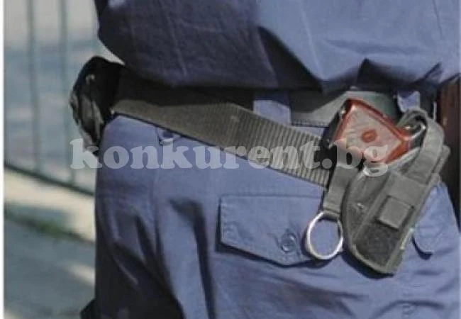 Полицай и още трима с обвинение за контрабанда на цигари