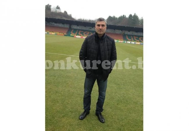 Иво Марков следи за реда на националния стадион