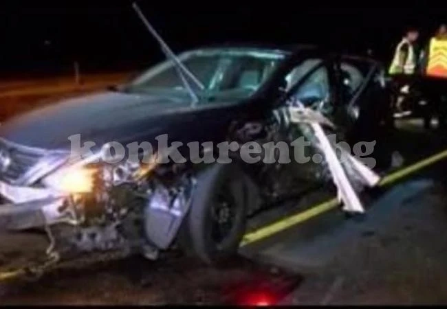 Бебе излетя през прозорец на кола, ударила се в камион, падна върху метални тръби, а му няма нищо