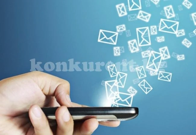 Грешка или „божа работа“: Неправилно изпратен SMS събра непознати на трапезата
