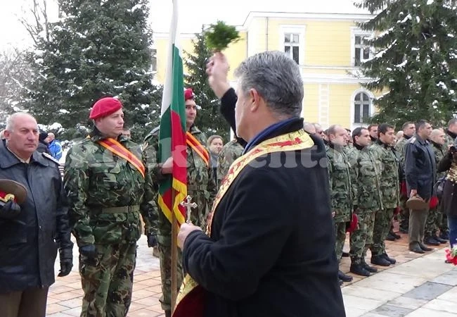 ВИДЕО: Военно формирование 54 990 празнува 2-ия си рожден ден