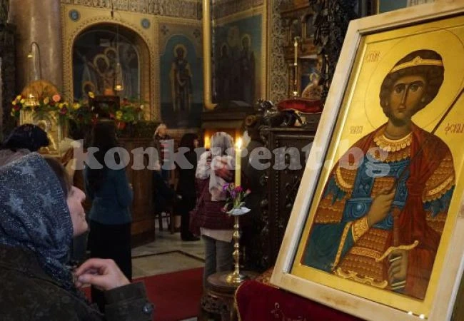 Игумен подарява 1000 осветени икони на шофьори