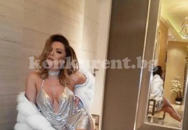 Бременната Галена зашеметява в седмия месец, показва прелестите си (СНИМКА 18+)