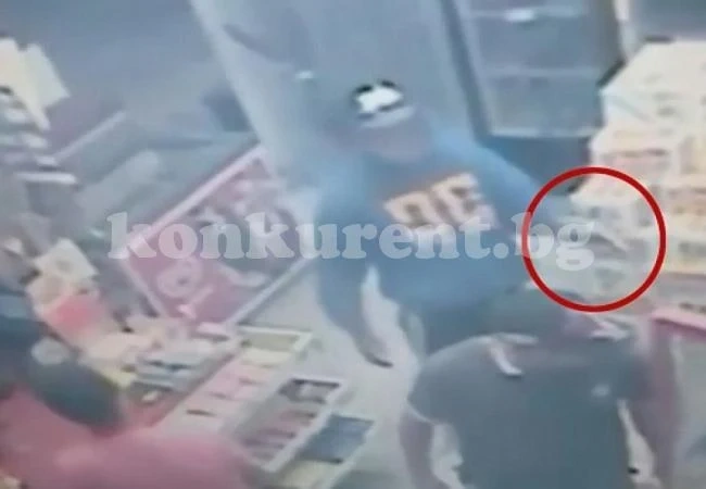 Крадец се опита да обере магазин, но вътре го чакаше смъртоносна изненада (ВИДЕО)