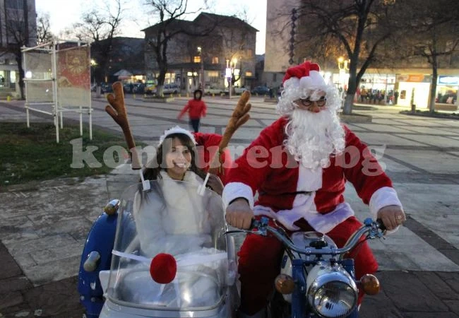 Дядо Коледа дойде с мотор в Бяла Слатина
