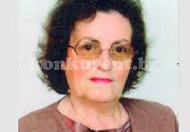 Отличиха поетесата Станка Белорешка с почетния знак на КДК във Враца