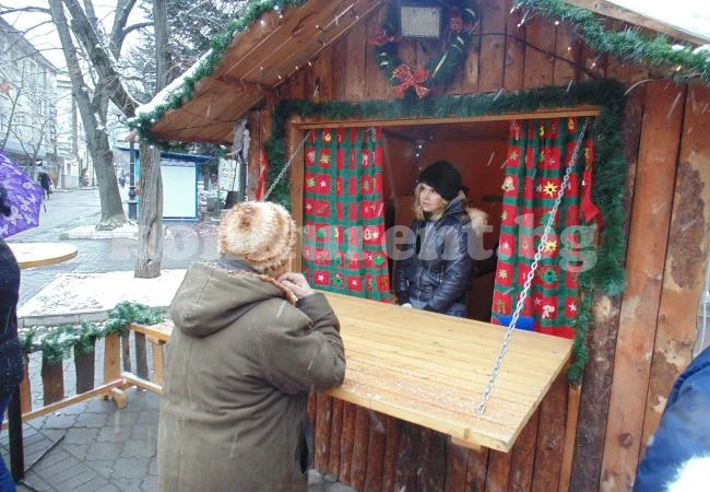 Раздават безплатни напитки и сладки в центъра на Враца