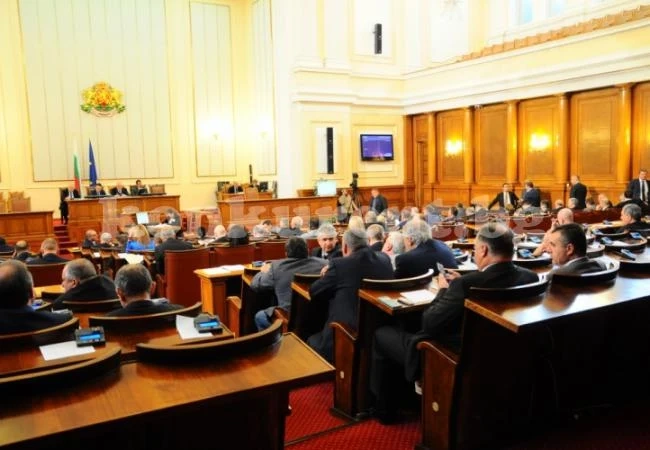 Парламентът реши: При атентат барети взимат телефон, кола, влизат ти и у дома