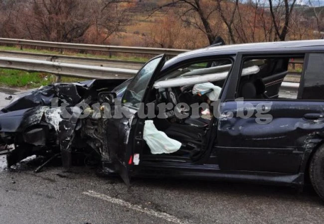 5-има са ранени при катастрофа на „BMW“-та 