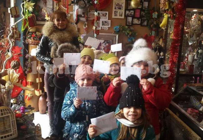 Хлапета пишат до Дядо Коледа