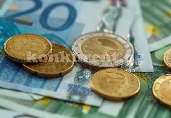 Баща продаде малката си дъщеря за 3000 евро и лека кола