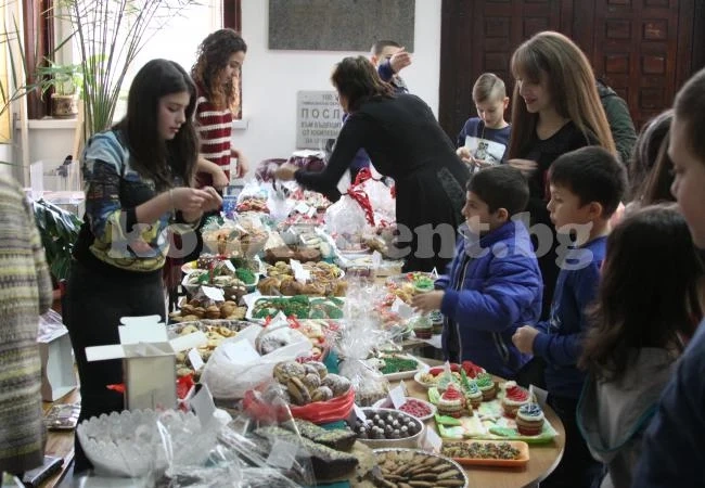 Ученици помагат на ученици