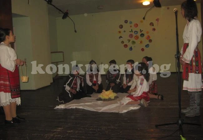Новоучреден школски клуб дебютира на сцена
