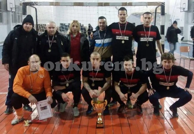 Пчелна майка триумфира на турнира в Роман с 19-та си купа