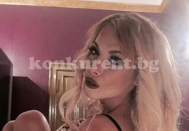 Палавата Анастасия посрещна Новата година в леглото с...