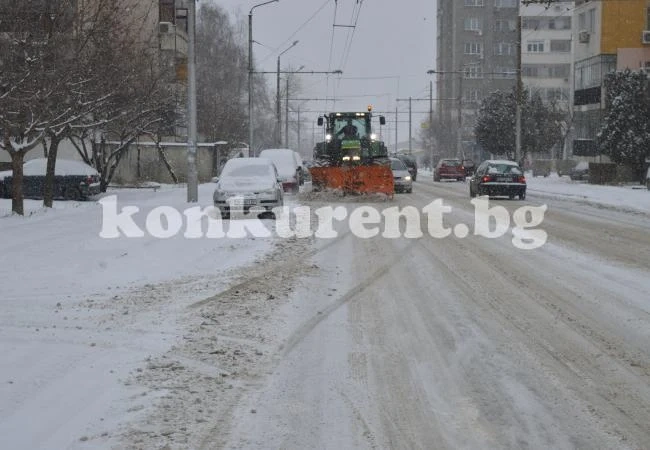 БКС вади 30 снегорина и 70 души с лопати