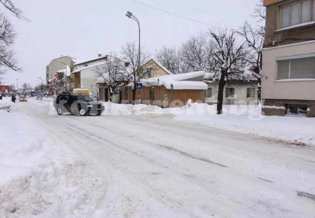 Снегът във Враца е над 55 см /СНИМКИ/