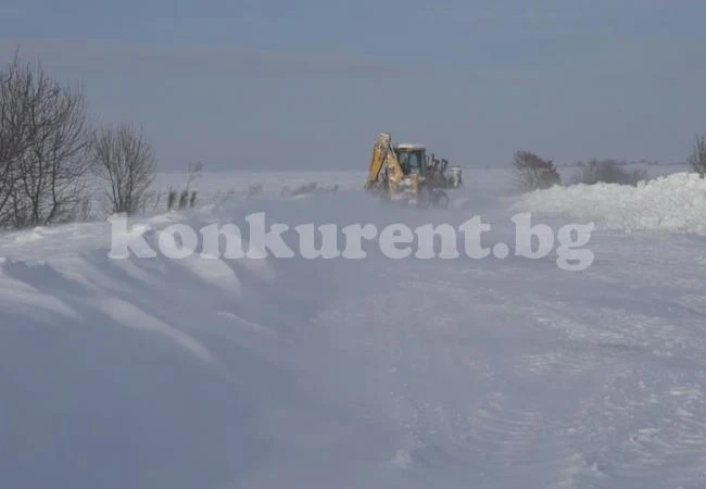 Снежната виелица затвори пътища във Видинско