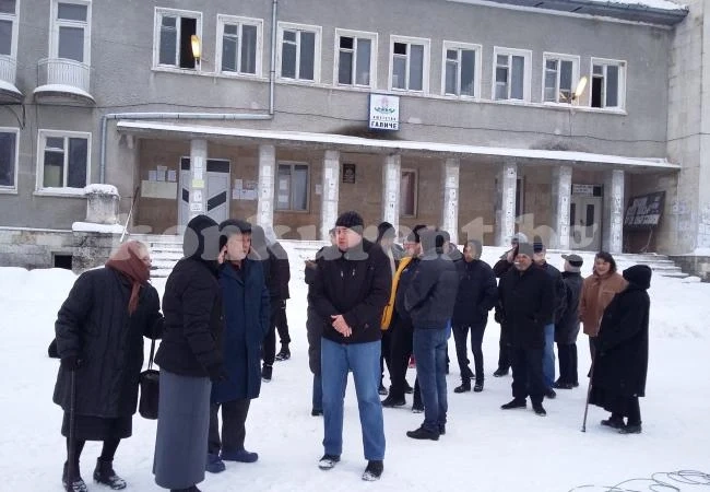 ВИДЕО: Протестиращите в Галиче са си приготвили багажа - бягат от България заради Чокови /СНИМКИ/